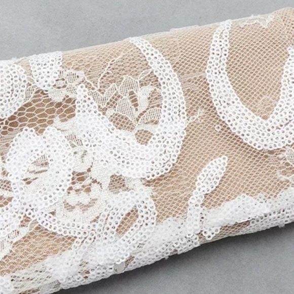 🌹NWT  Glamorous Bodycone Lace & Sequence Embroidery  Jumpsuit whith Belth. XL - Picture 7 of 16